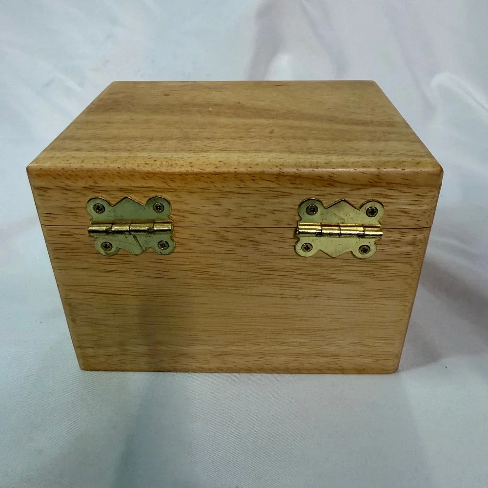 Vintage Natural Wood Keepsake Box Small Hinged Storage Chest Made in Taiwan ROC